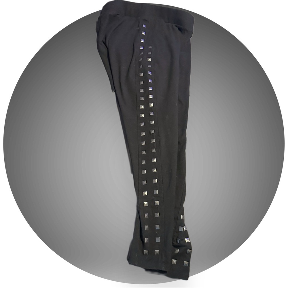 BOGO Torrid Leggings with stud accents - Picture 4 of 6